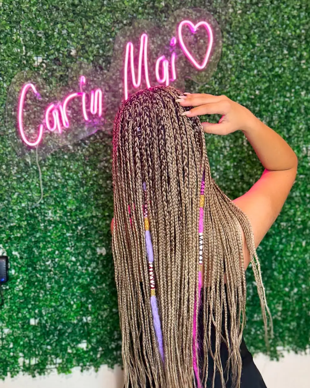 Isparta Afrika Örgüsü stüdyosunda tamamlanmış uzun box braids uygulaması